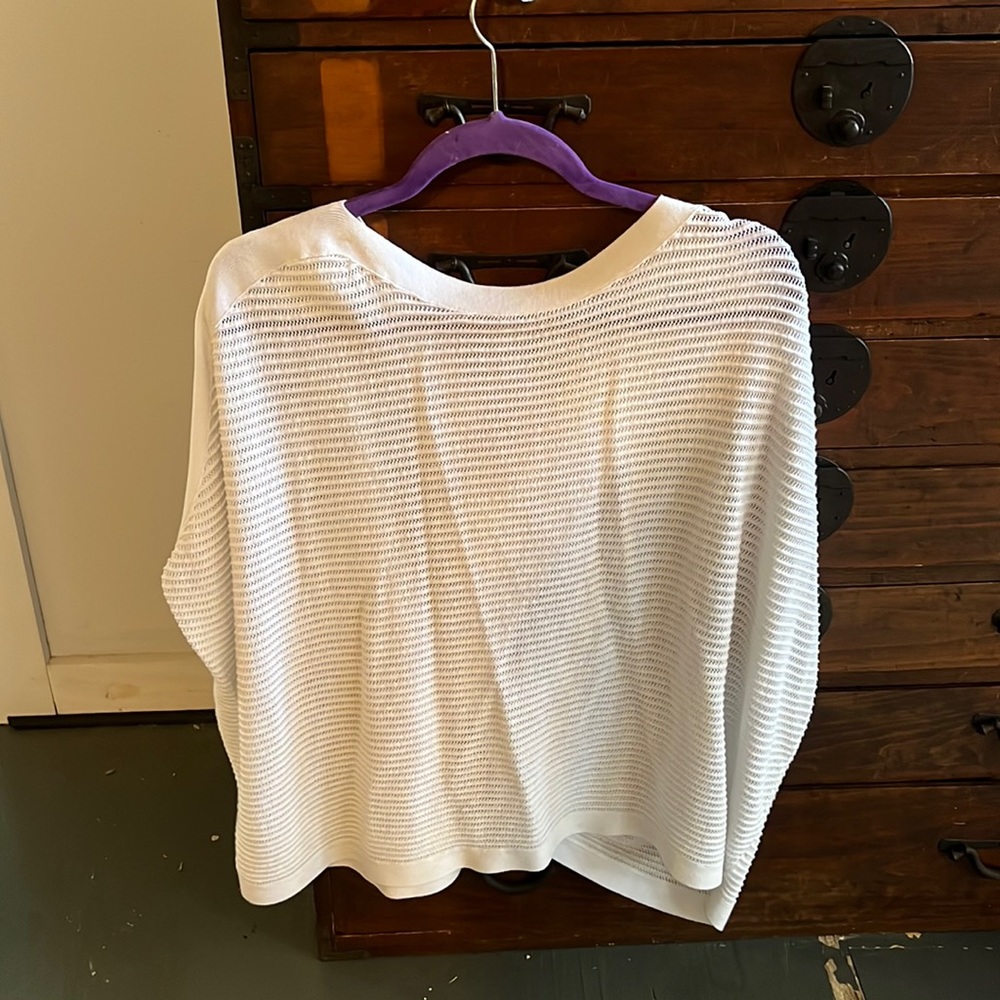 White baggy blouse with open back